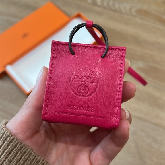 Pink Hermès Milo Shopping Bag Charm - Picture 5 of 6